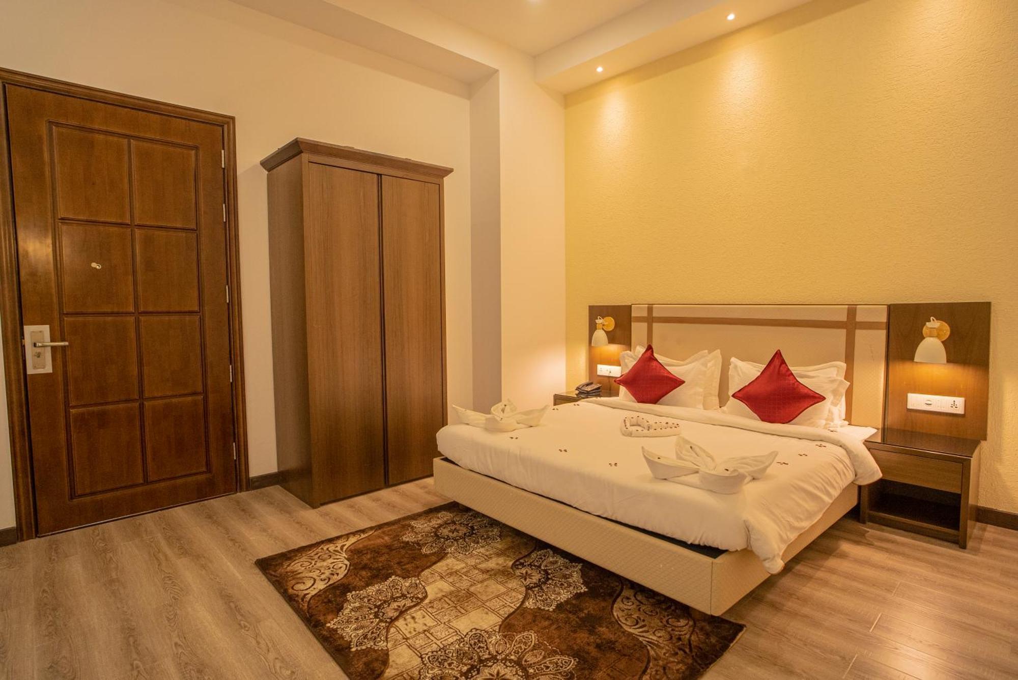 Dhauladhar Heights Resort Dharamshala Exterior photo